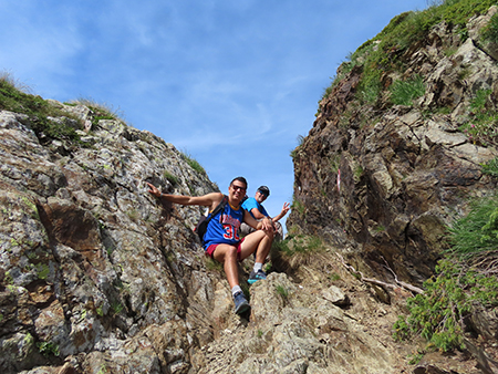 Bello il ‘Sentiero delle panchine ‘ ad anello da San Simone-Passo San Simone + Forcella Rossa-17giu25 - FOTOGALLERY